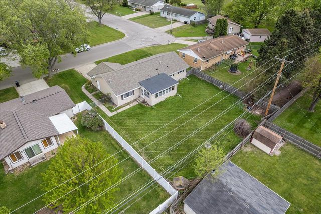 2286 Wood DRIVE, Beloit, WI 53511