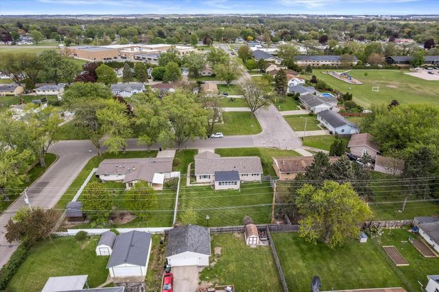 2286 Wood DRIVE, Beloit, WI 53511