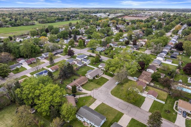 2286 Wood DRIVE, Beloit, WI 53511
