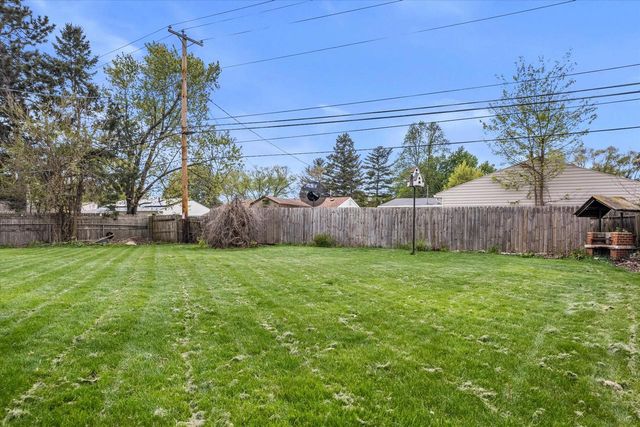2286 Wood DRIVE, Beloit, WI 53511