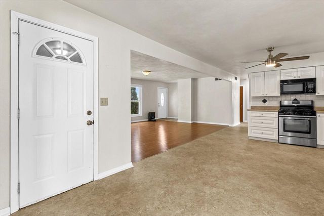 2286 Wood DRIVE, Beloit, WI 53511