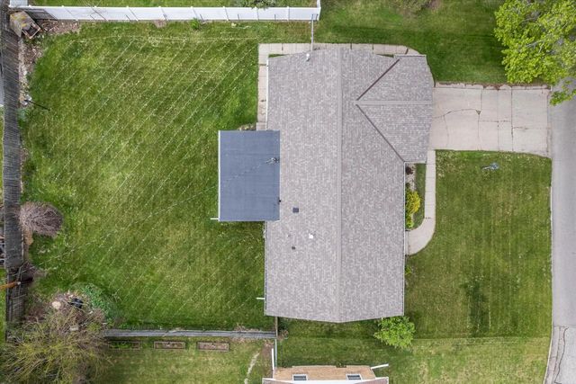 2286 Wood DRIVE, Beloit, WI 53511