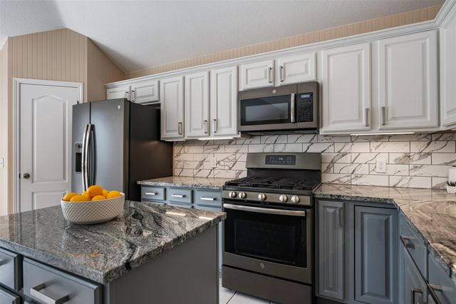 8008 Tonkinese DR, Round Rock, TX 78681