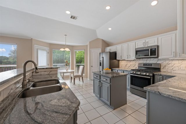 8008 Tonkinese DR, Round Rock, TX 78681