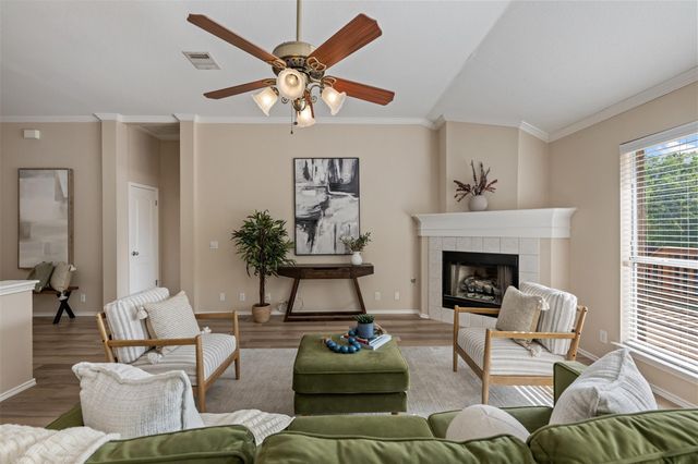 8008 Tonkinese DR, Round Rock, TX 78681