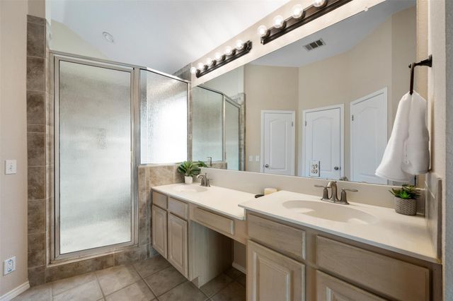 8008 Tonkinese DR, Round Rock, TX 78681