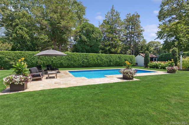 7 King Arthurs Court, Saint James, NY 11780