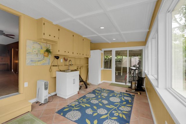 1320 Holly Dr, Tracy, CA 95376