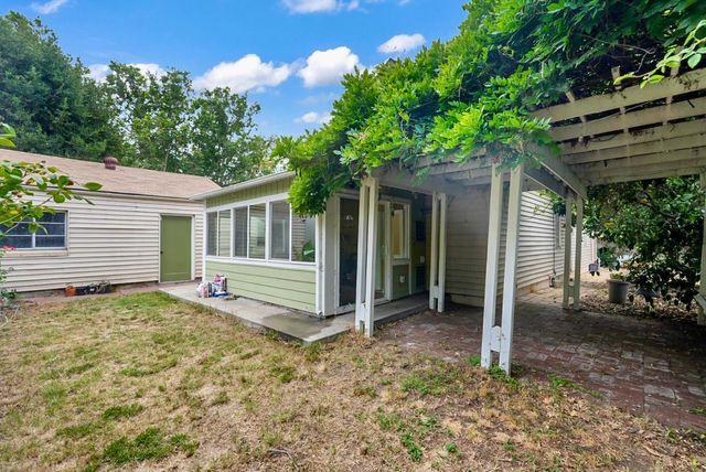 1320 Holly Dr, Tracy, CA 95376