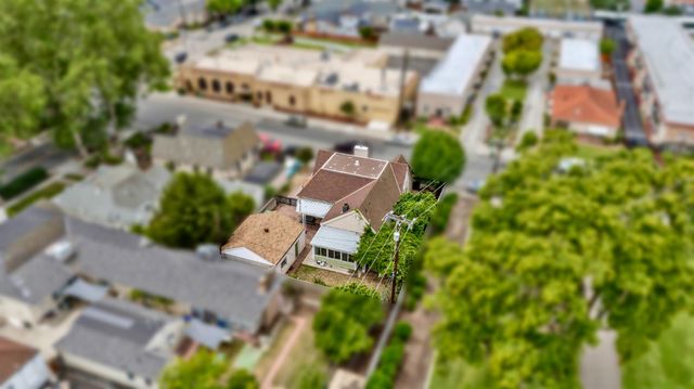 1320 Holly Dr, Tracy, CA 95376