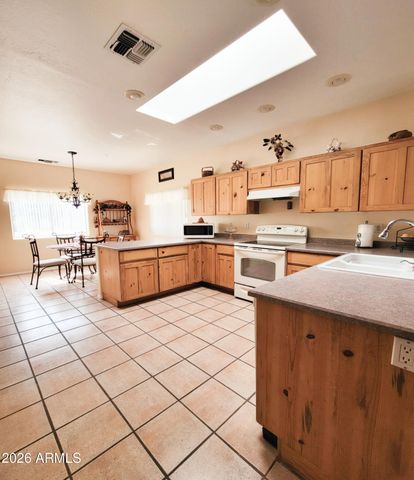 5665 N VICKI LN --, Rimrock, AZ 86335