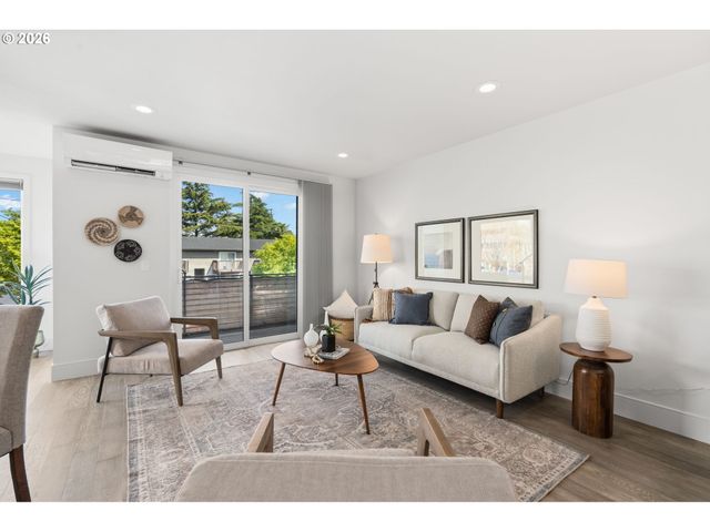 7204 Se STEELE St, Portland, OR 97206