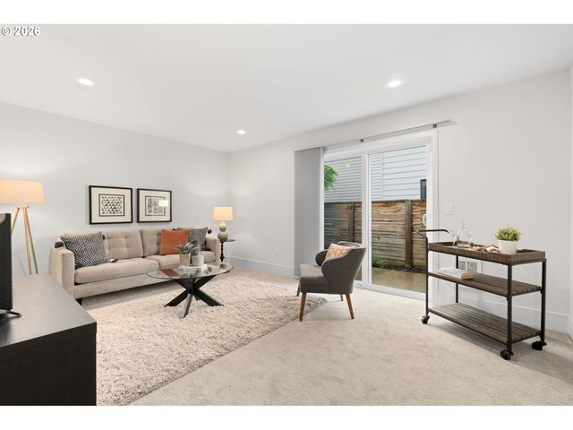 7204 Se STEELE St, Portland, OR 97206