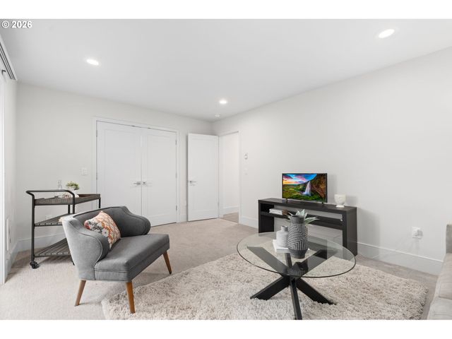 7204 Se STEELE St, Portland, OR 97206