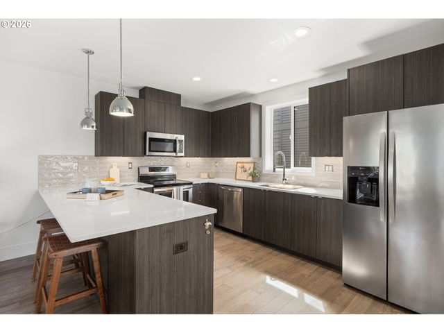 7204 Se STEELE St, Portland, OR 97206