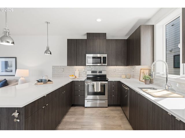 7204 Se STEELE St, Portland, OR 97206