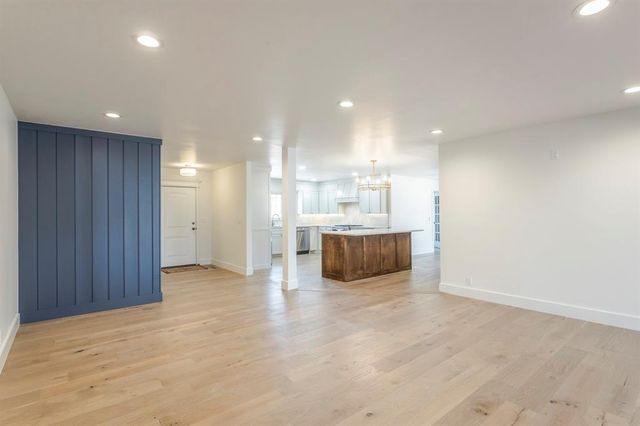 2717 S Berry Road, Norman, OK 73072
