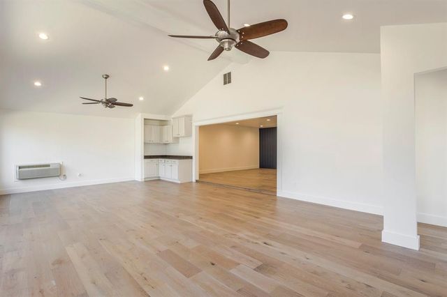 2717 S Berry Road, Norman, OK 73072