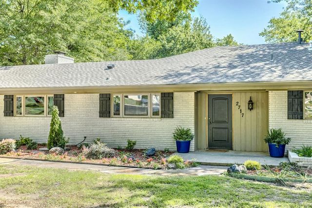 2717 S Berry Road, Norman, OK 73072