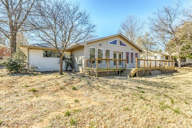 2717 S Berry Road, Norman, OK 73072