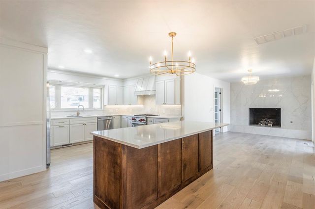 2717 S Berry Road, Norman, OK 73072