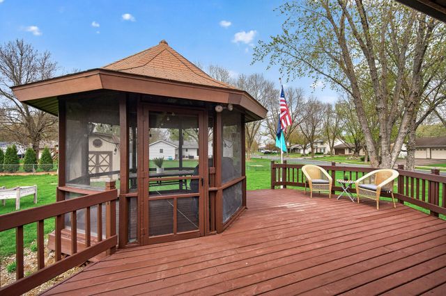 9904 107th Place N, Maple Grove, MN 55369