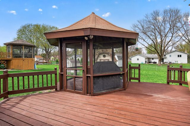 9904 107th Place N, Maple Grove, MN 55369