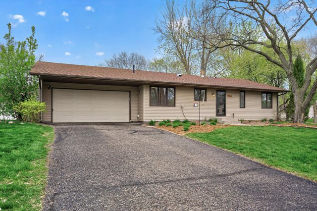 9904 107th Place N, Maple Grove, MN 55369