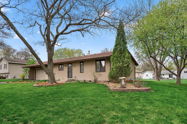 9904 107th Place N, Maple Grove, MN 55369