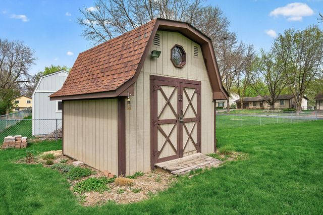9904 107th Place N, Maple Grove, MN 55369