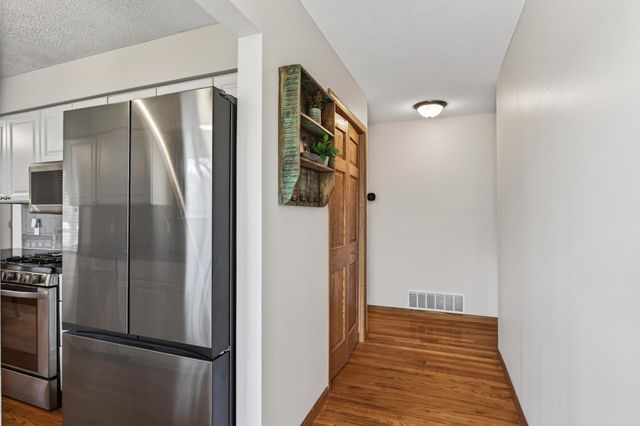 9904 107th Place N, Maple Grove, MN 55369