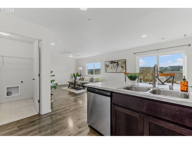 3631 Ne LAUREL St, Camas, WA 98607