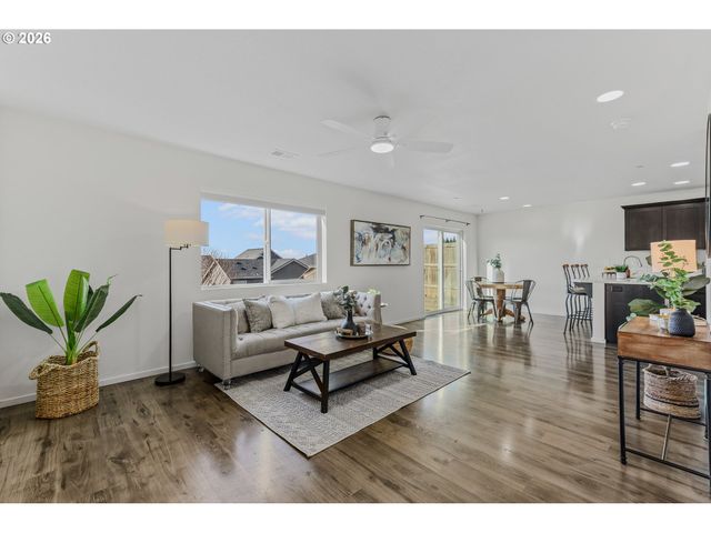 3631 Ne LAUREL St, Camas, WA 98607