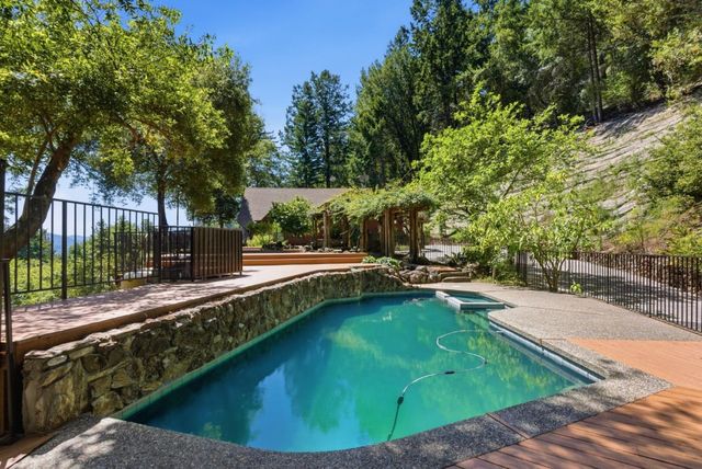 20100 Black Road, Los Gatos, CA 95033