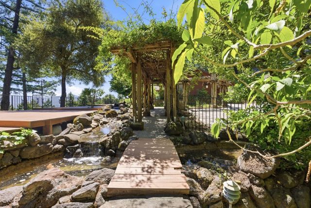 20100 Black Road, Los Gatos, CA 95033