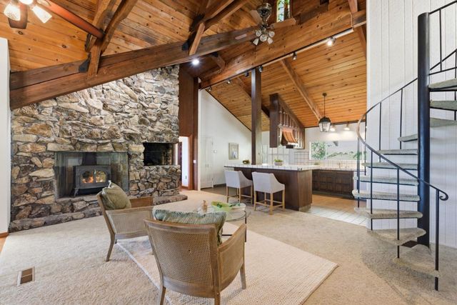 20100 Black Road, Los Gatos, CA 95033