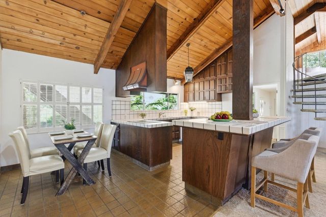 20100 Black Road, Los Gatos, CA 95033