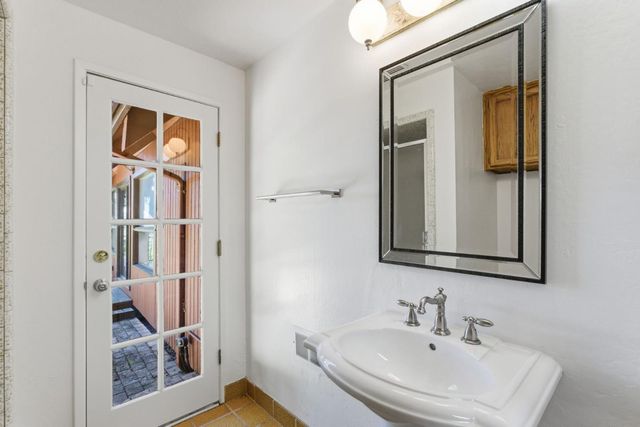 20100 Black Road, Los Gatos, CA 95033