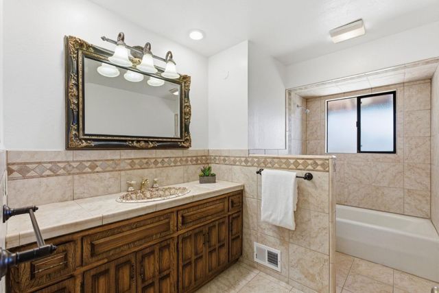 20100 Black Road, Los Gatos, CA 95033