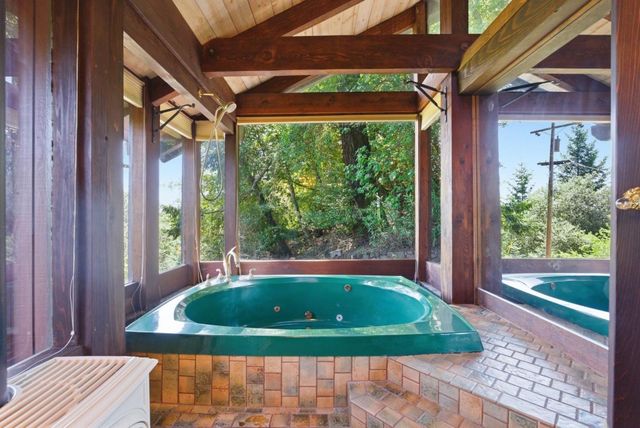 20100 Black Road, Los Gatos, CA 95033