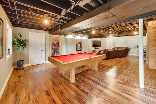 437 N Crooked Lake Lane, Lindenhurst, IL 60046