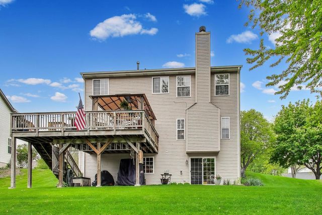 437 N Crooked Lake Lane, Lindenhurst, IL 60046