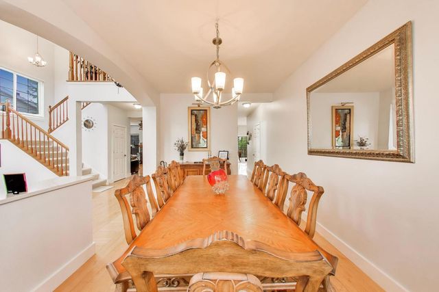 437 N Crooked Lake Lane, Lindenhurst, IL 60046
