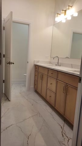 941 N Winchester Avenue 1, Chicago, IL 60622