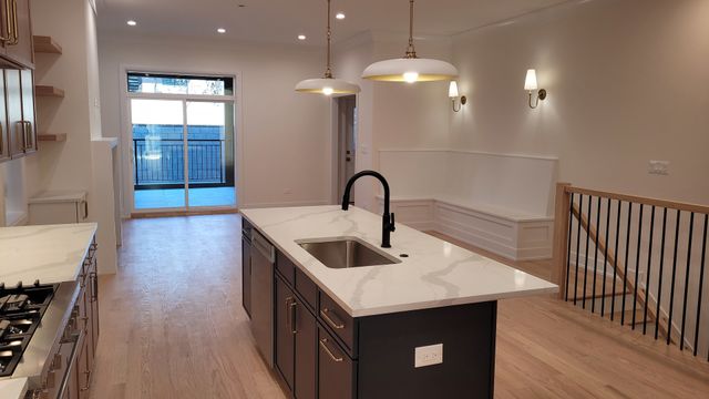 941 N Winchester Avenue 1, Chicago, IL 60622