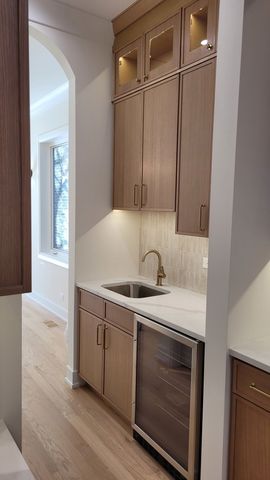 941 N Winchester Avenue 1, Chicago, IL 60622