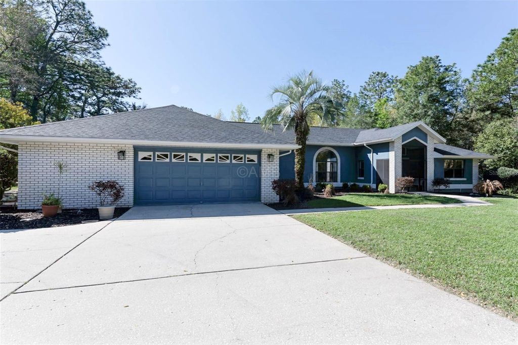 Image 2 of property listing at 2298 W PINE RIDGE BOULEVARD, Beverly Hills, FL 34465
