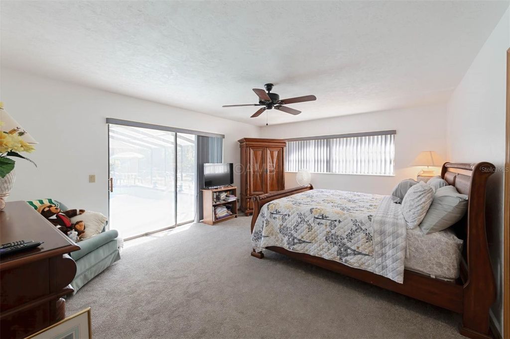 Image 19 of property listing at 2298 W PINE RIDGE BOULEVARD, Beverly Hills, FL 34465