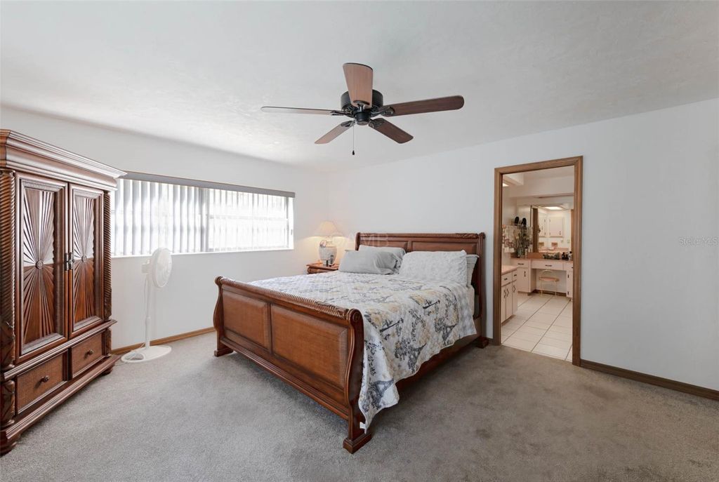 Image 20 of property listing at 2298 W PINE RIDGE BOULEVARD, Beverly Hills, FL 34465