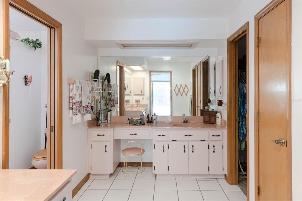 Image 21 of property listing at 2298 W PINE RIDGE BOULEVARD, Beverly Hills, FL 34465